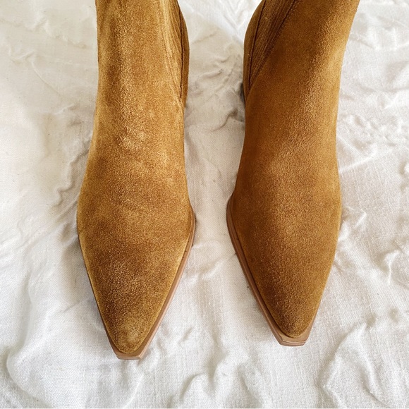 Marc Fisher Yarita Bootie Size 8.5
New $179 - Picture 6 of 7